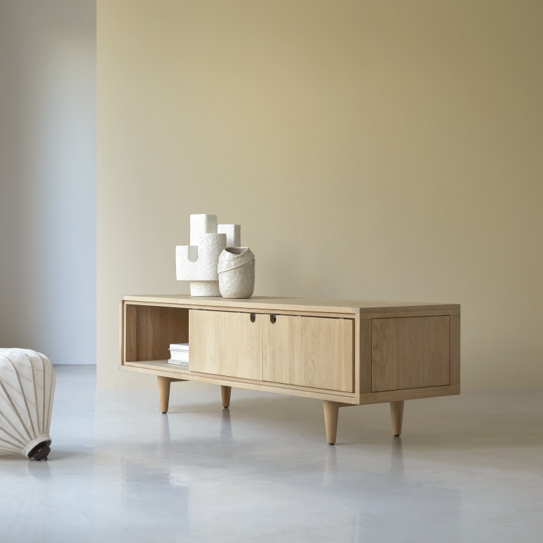 Jonàk - Mueble para TV de roble macizo de 140 cm