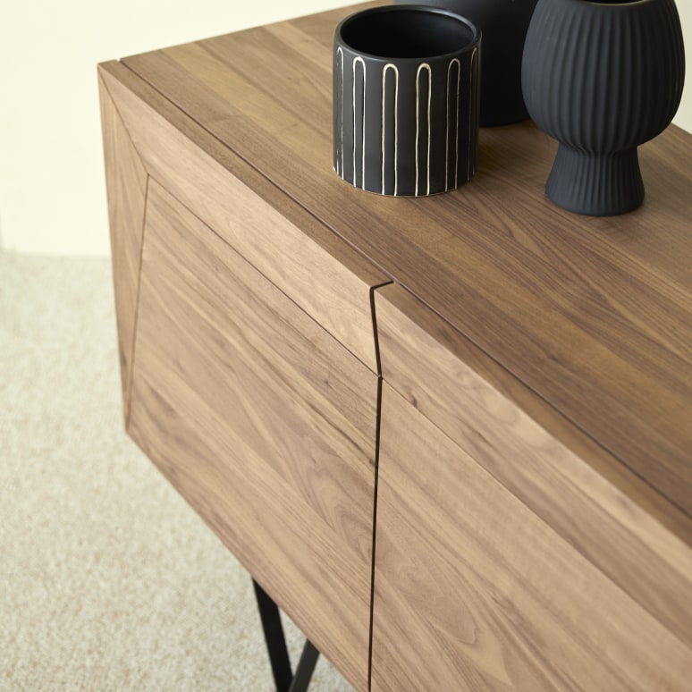 Metric - Buffet aus massivem Nussbaum 175 cm