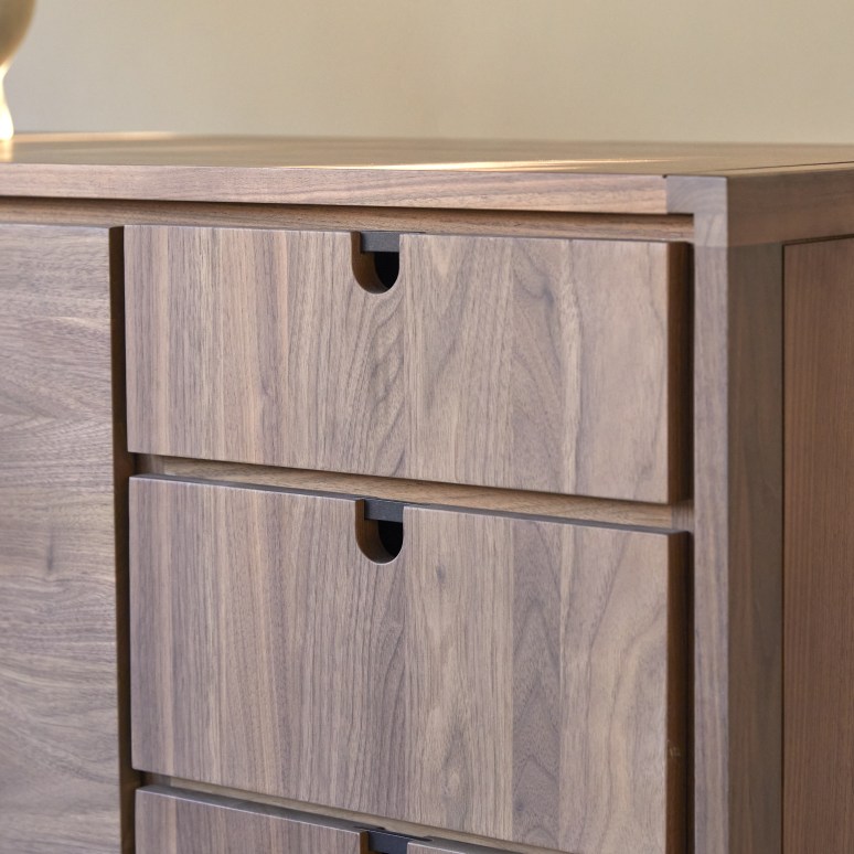 Jonàk - Sideboard in solid walnut - 145 cm