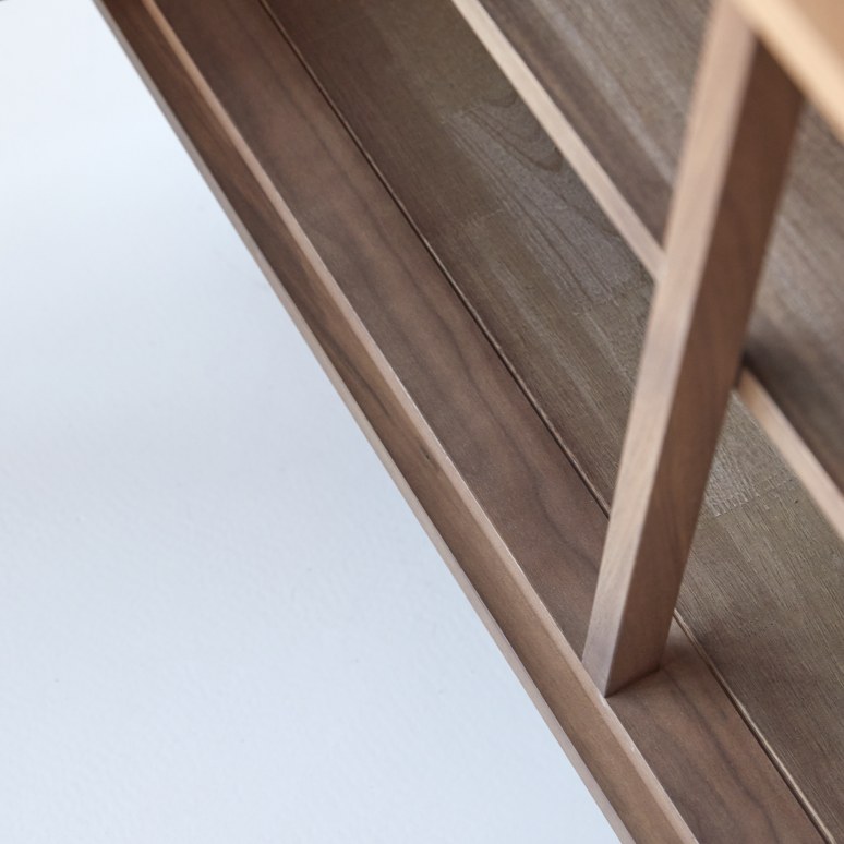 Jonàk - Buffet en noyer massif 145 cm