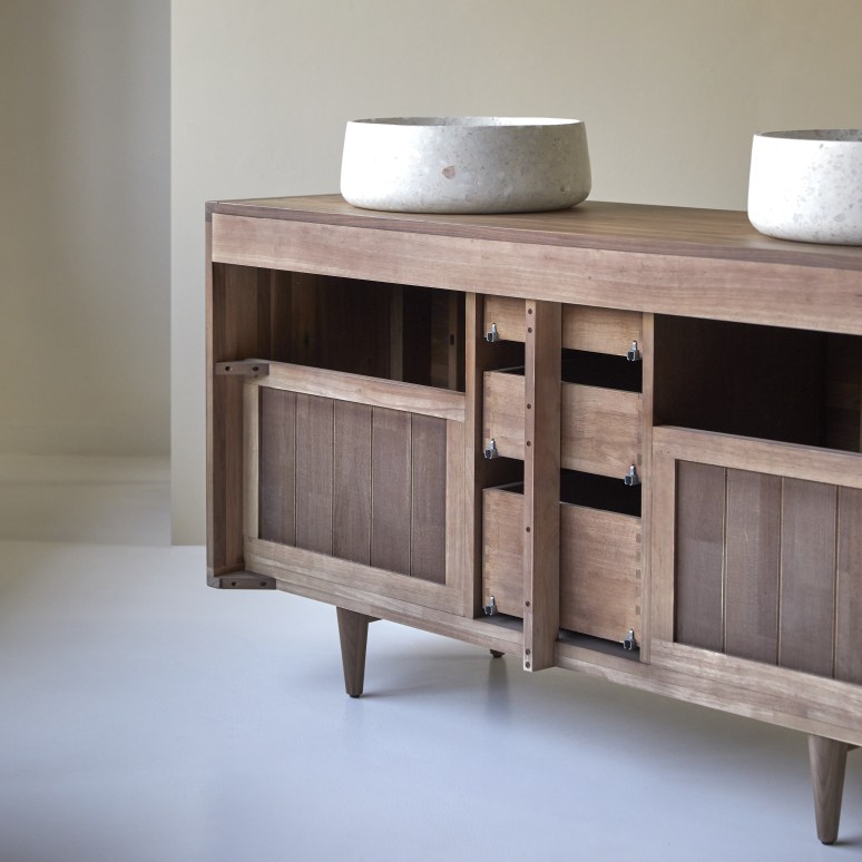 Jonàk - Mobile per il bagno in legno di noce massello 145 cm