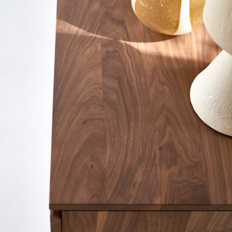 Esmée - Buffet van massief notenhout 180 cm