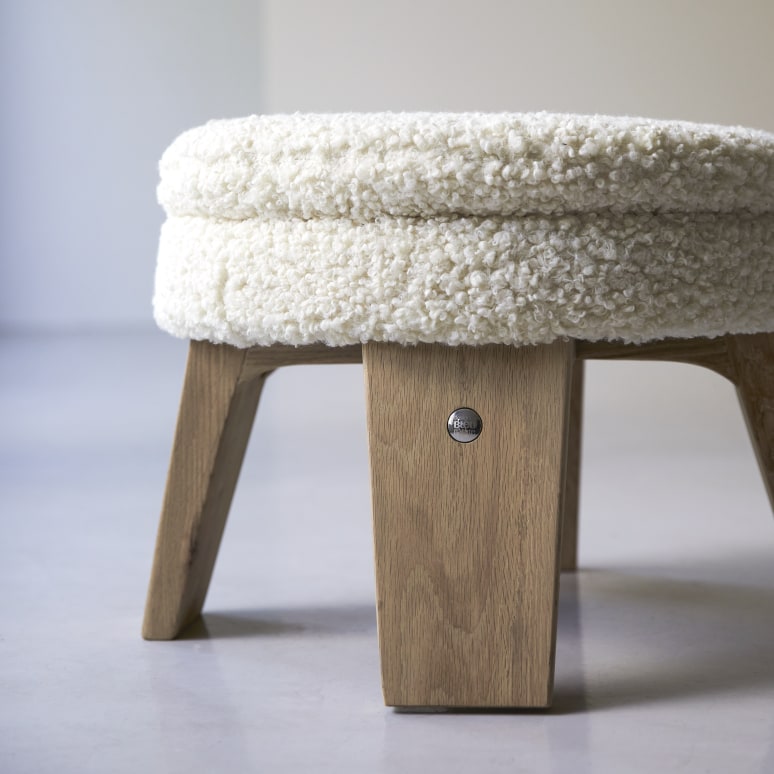 Mattak - Sitzhocker Himalaya aus massiver Eiche