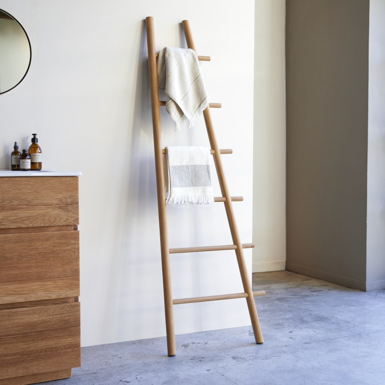 Carla - Solid teak towel rail