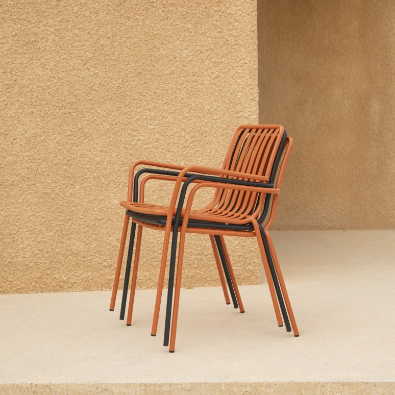 Gaby - Black metal garden carver chair