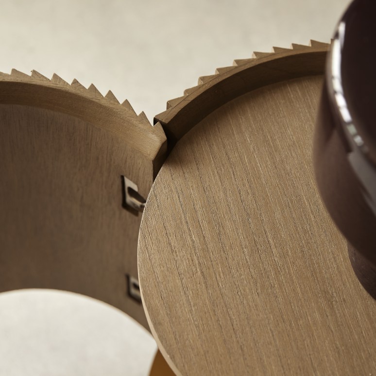 Lou - Mesa auxiliar de mindi