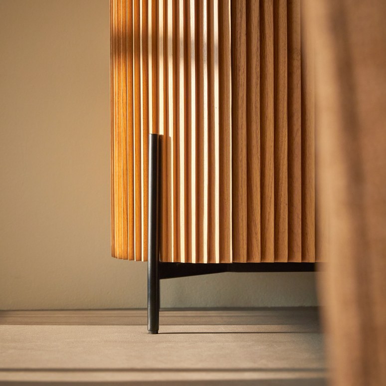 Lou - Buffet in legno di mindi 150 cm