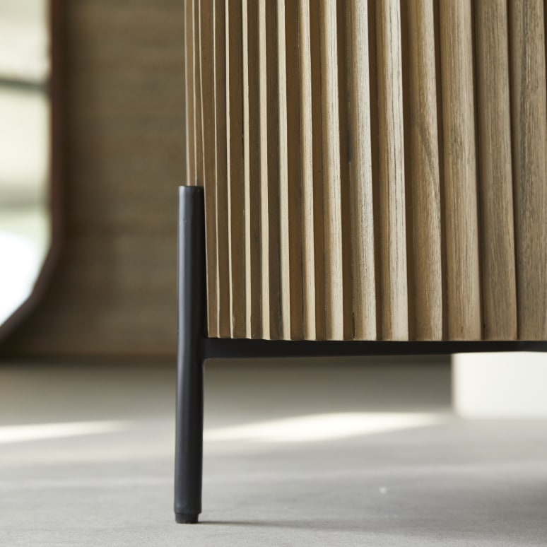 Lou - Bedside table in solid mindi 