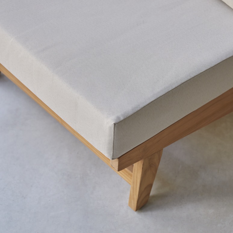 Olia - Sillón de teca maciza