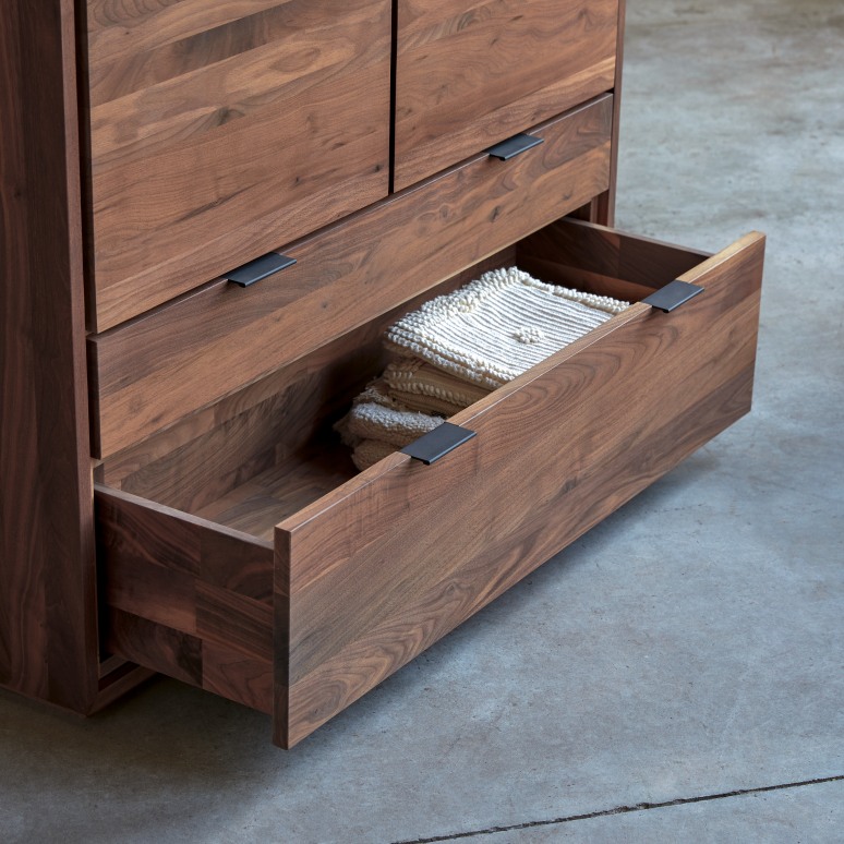 Senson - Hallway wardrobe in solid walnut