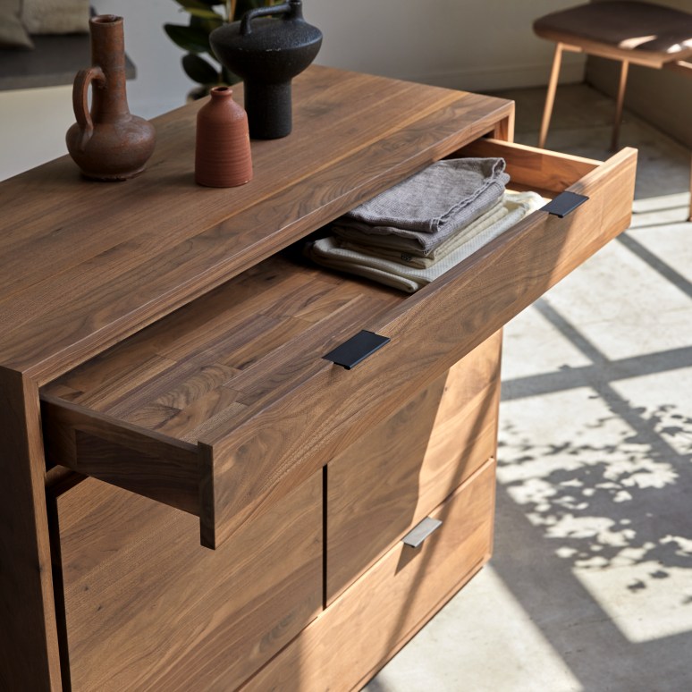 Senson - Sideboard aus massivem Nussbaum 120 cm