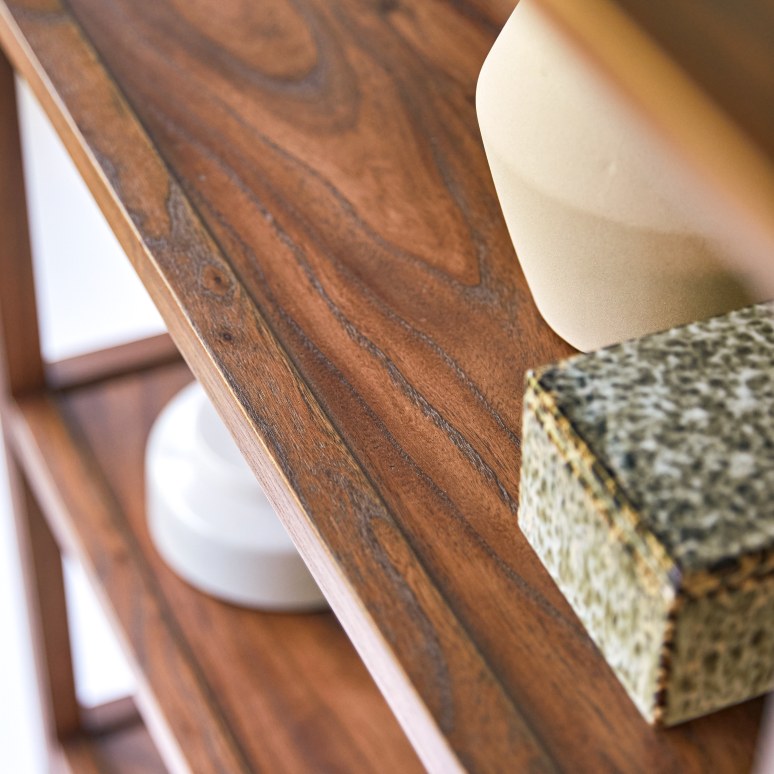 Ame - Bücherregal aus massiver Ulme