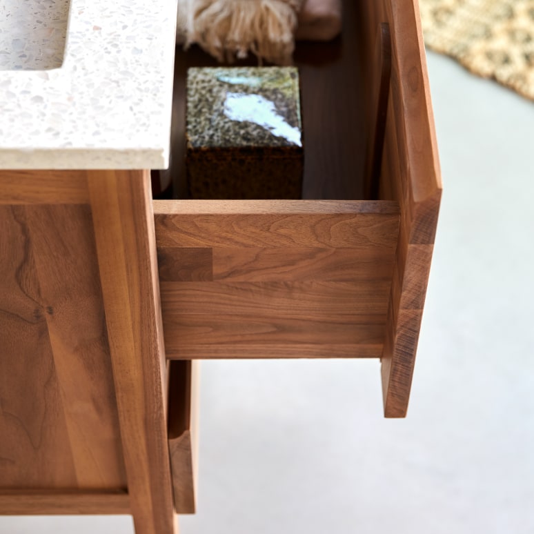 Edgar - Mobile per il bagno in legno di noce massello e terrazzo premium moon 80 cm