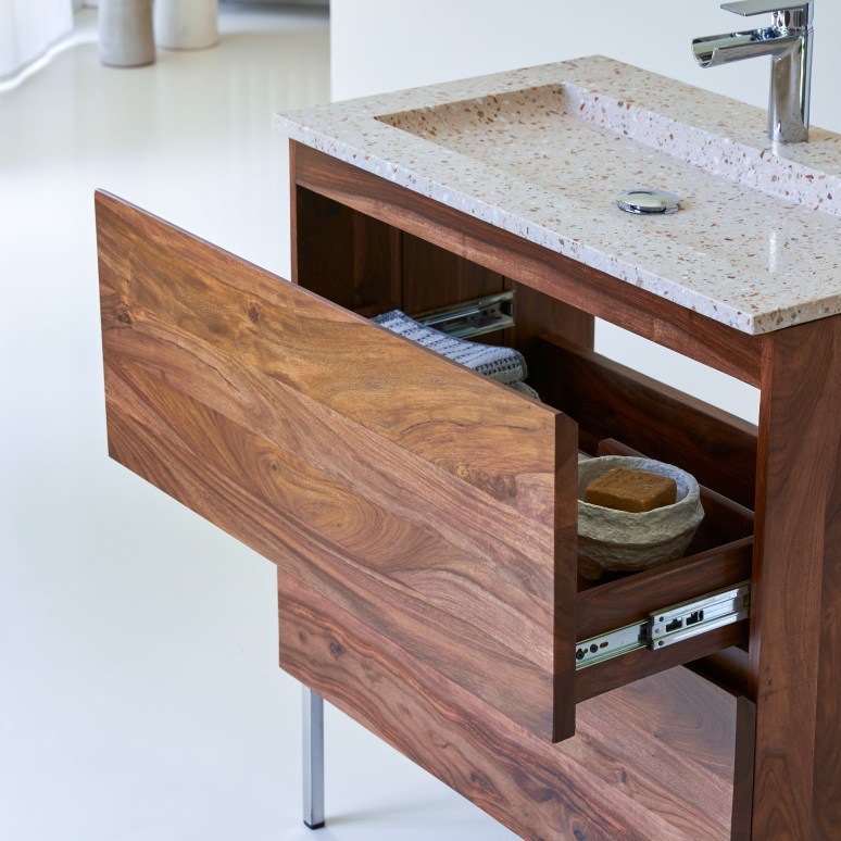 Nova - Badkamermeubel van massief palissander en roze premium terrazzo 80