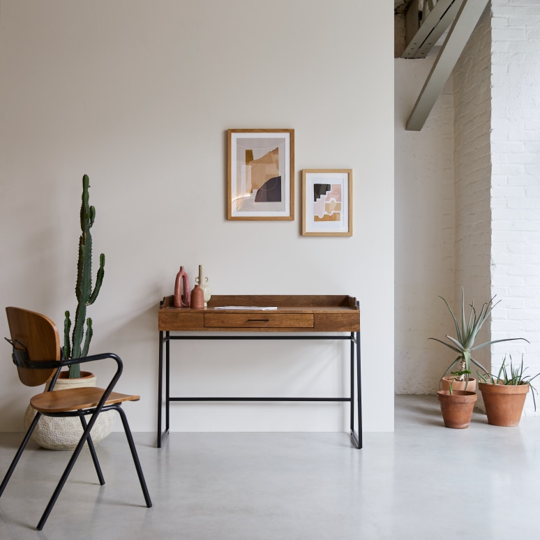 Hedda - Desk in solid mango wood and metal