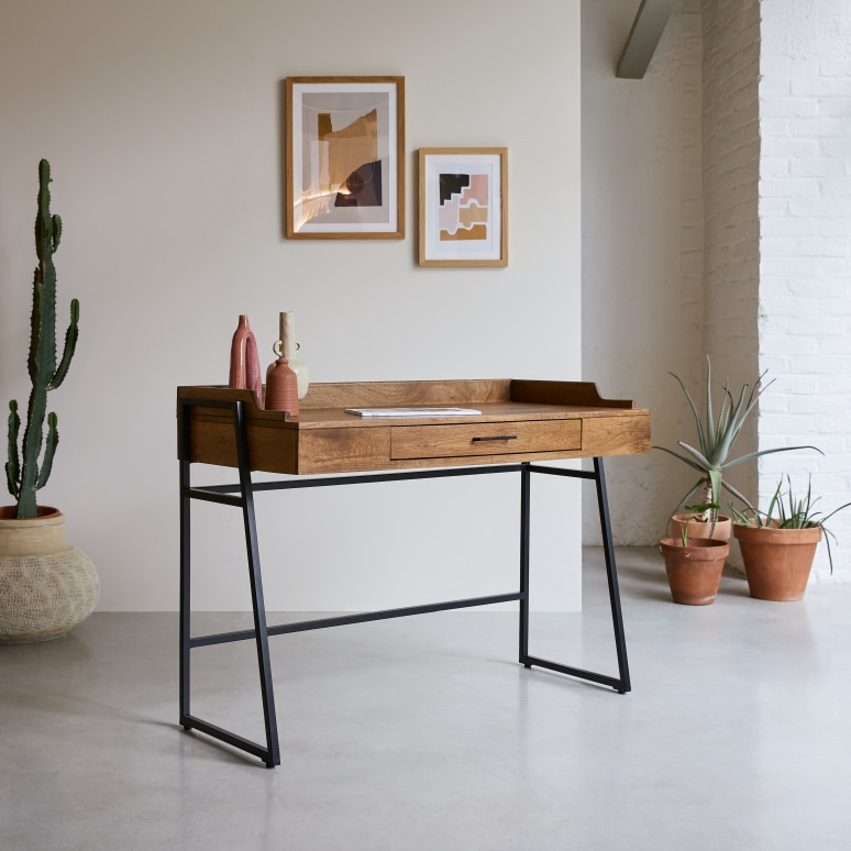 Hedda - Solid mango wood an metal desk