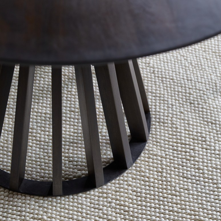 Greco - Round solid mango wood and metal table, seats 5 people.