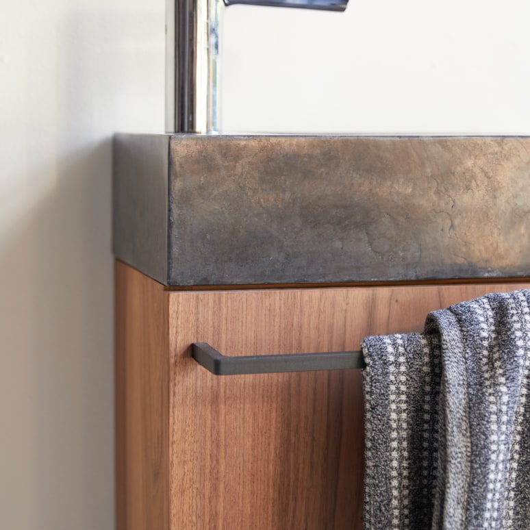 Stelle - Handwaschbecken aus massivem Nussbaum und schwarzem Marmor