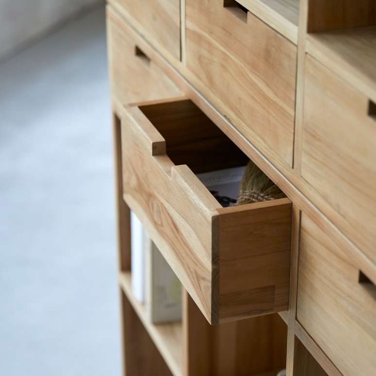 Miho - Tall bookcase in solid teak