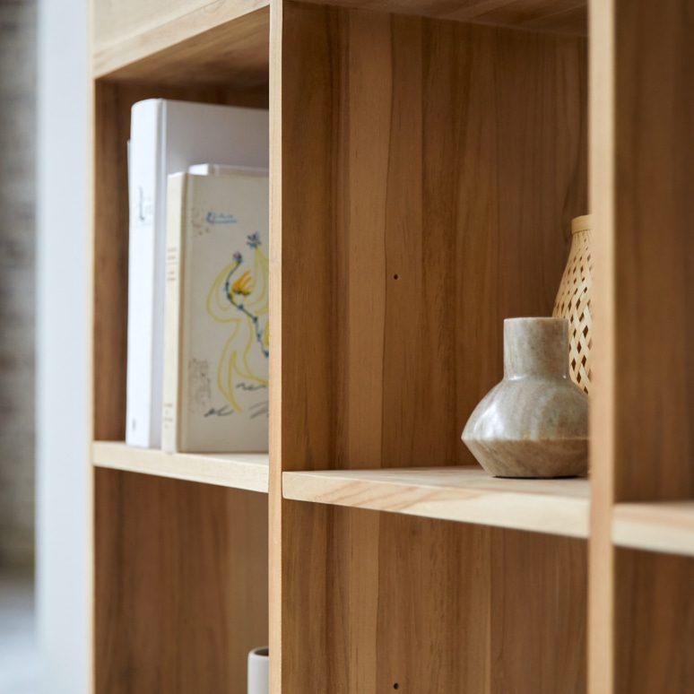 Miho - Tall bookcase in solid teak