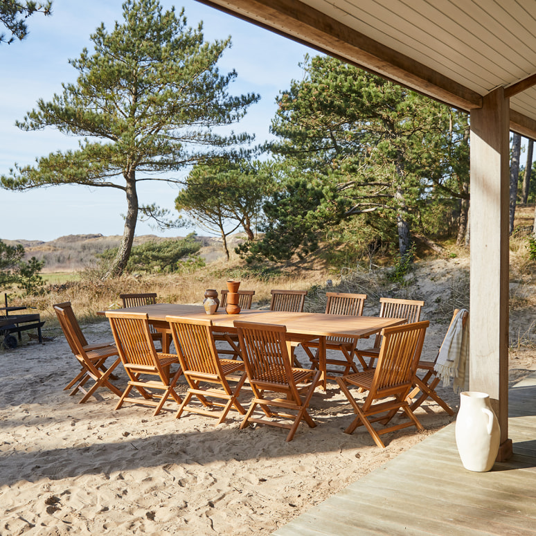 Capri - Rectangular solid acacia extending garden table