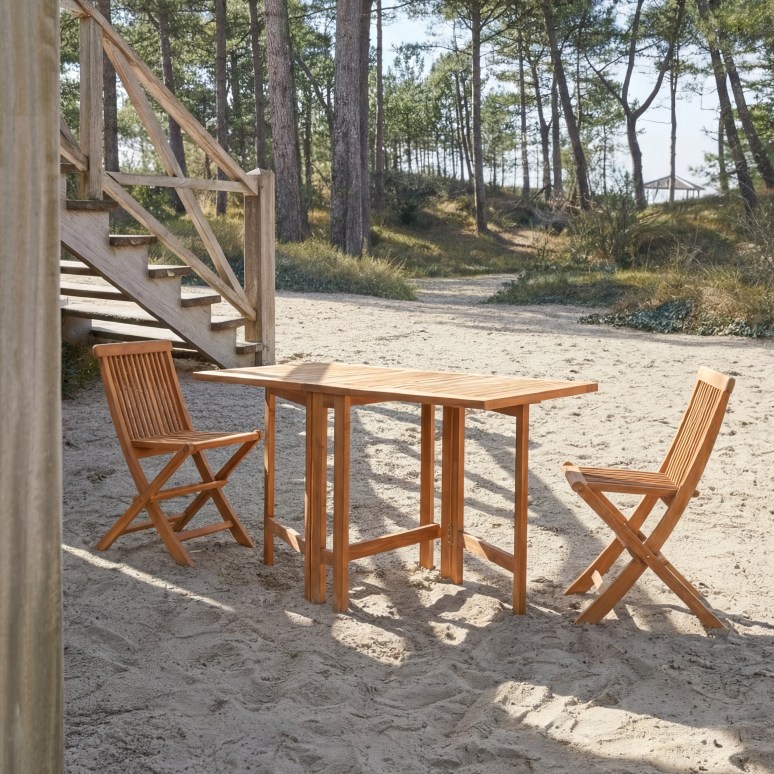 Capri - Folding garden table in solid acacia for 2-4 people