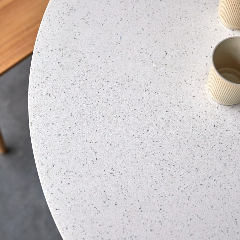 Isaure - Ronde tafel van metaal en terrazzo voor 4/6 personen