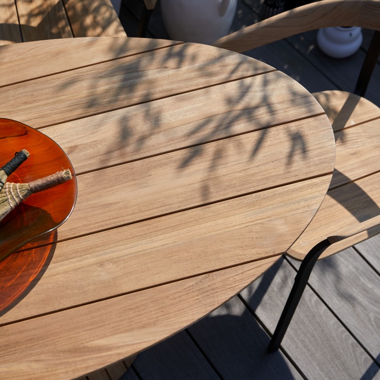 Paloma - Solid teak oval outdoor table, seats 6