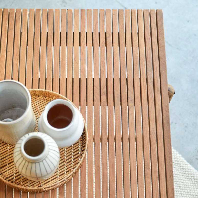 Fado - Solid teak table