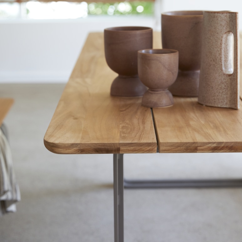 Harper - Solid teak and aluminium table, seats 6–8