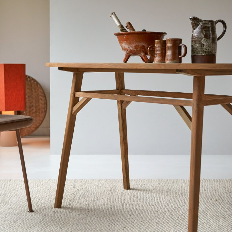 Elena - Table ovale en teck massif recyclé 2-4 pers.