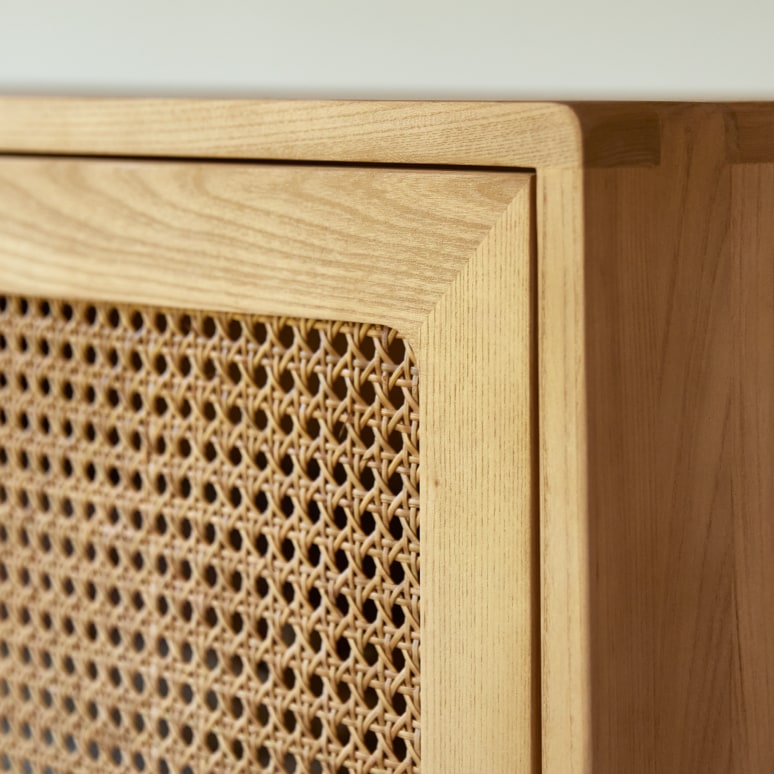 Luis - Kinderschrank aus Ulme massiv und Rattangeflecht