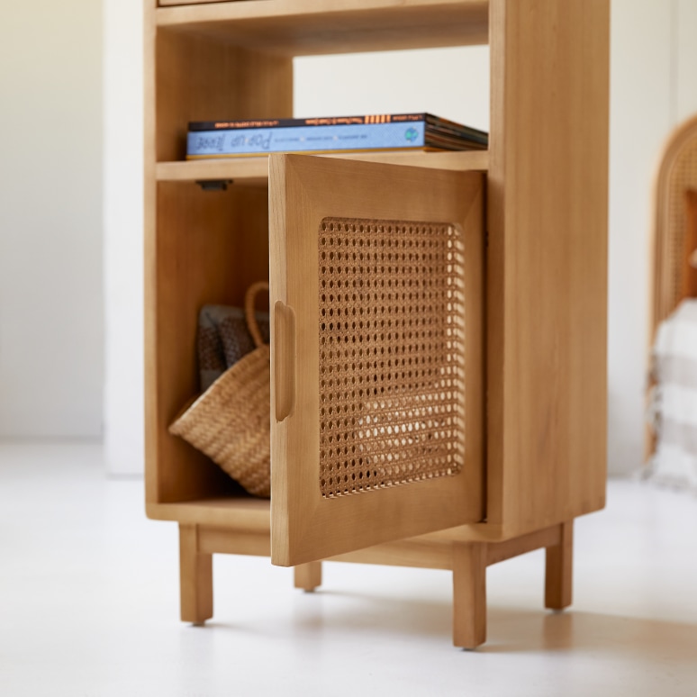 Luis - Libreria bassa per bambini in legno di olmo massello e rattan