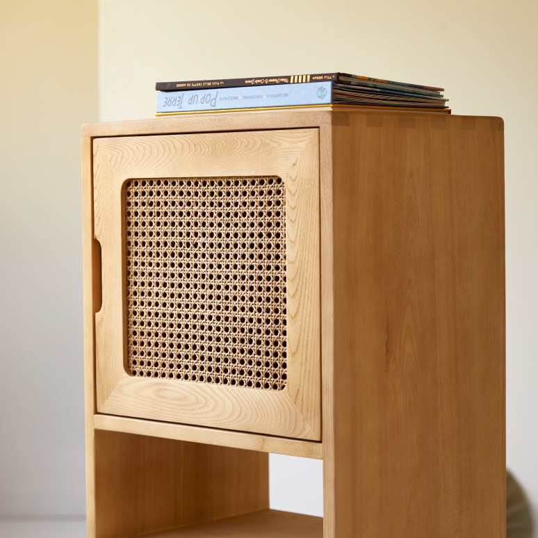 Luis - Low children’s bookcase in solid elm and rattan