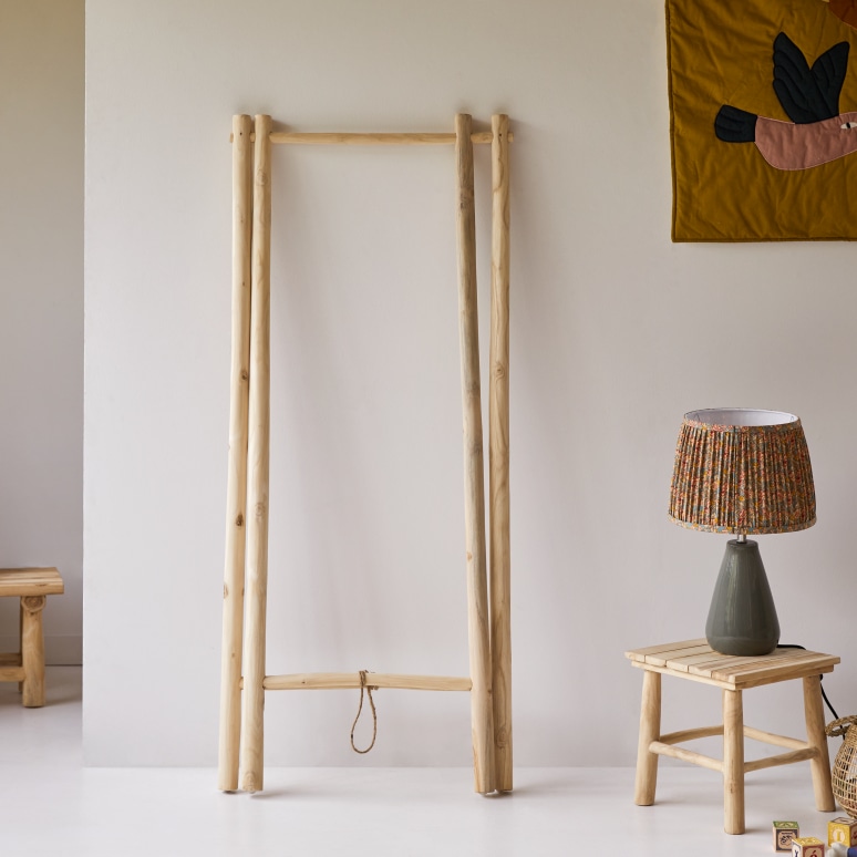 Kilim - Single children’s clothes rail in solid teak