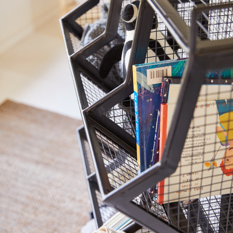 Cléo - Children's metal cubby shelf