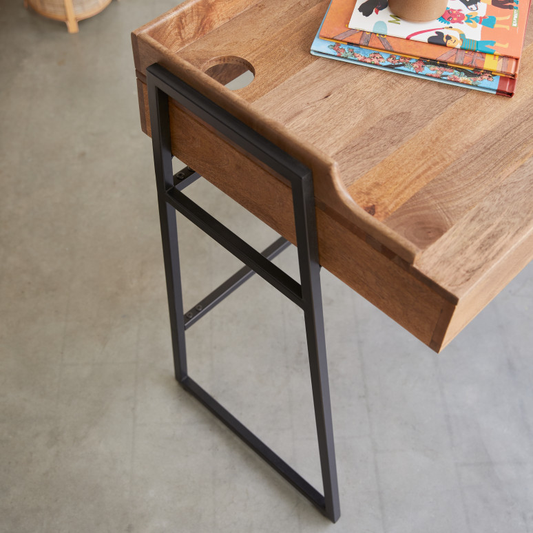 Hedda - Kinderschreibtisch aus massivem Mangoholz und Metall