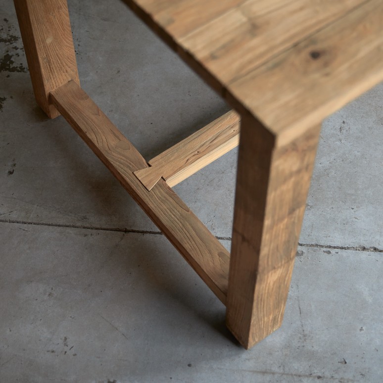 Teresa - Esstisch aus massivem Recycling-Teak 6-8 Personen