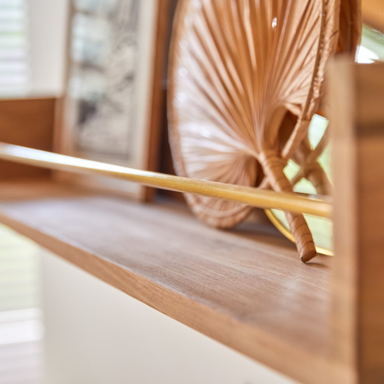 Sasha - Children's wall shelf in solid teak - 100 cm