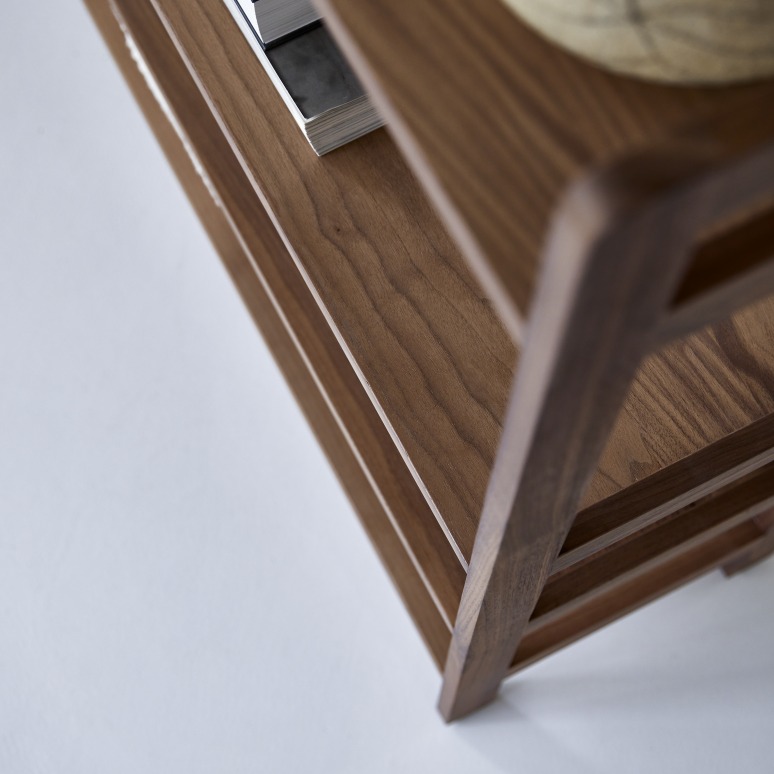 Esmée - Tall hallway console table in walnut D. 35 cm