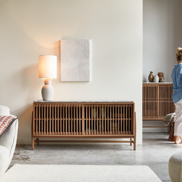 Isaure - Credenza in legno di noce massello e battuto di terrazzo premium 160 cm