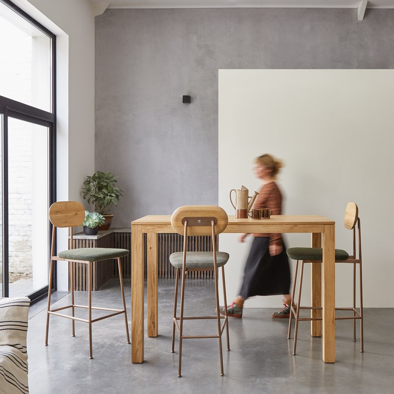 Eden - Solid oak bar table for 4-6 people