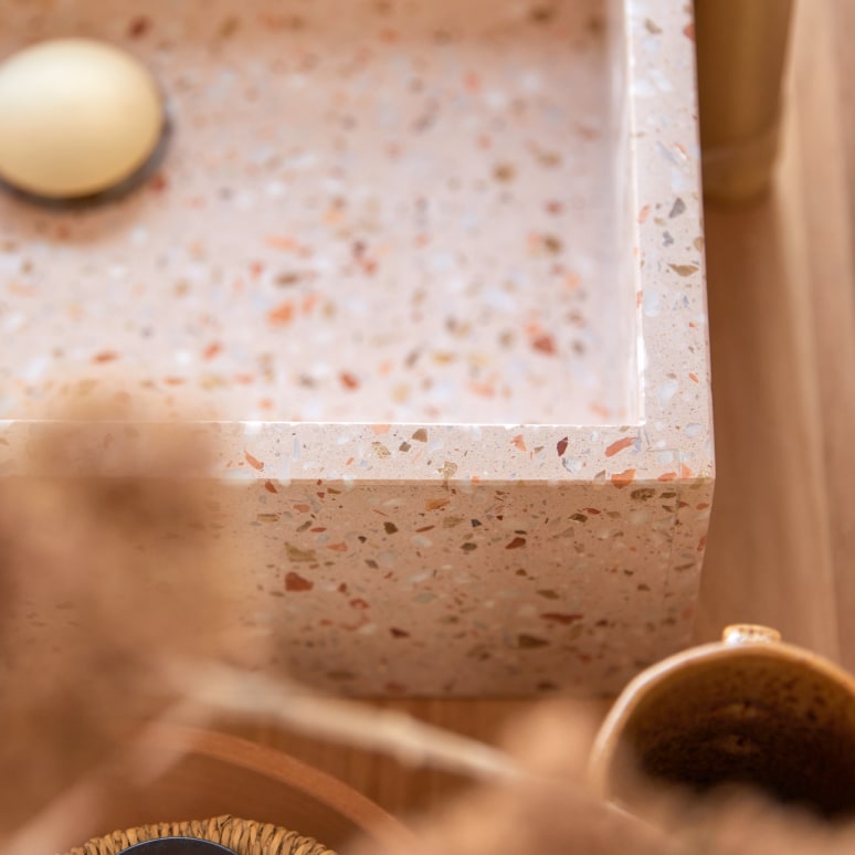 Made - Vasque carrée en terrazzo premium pink