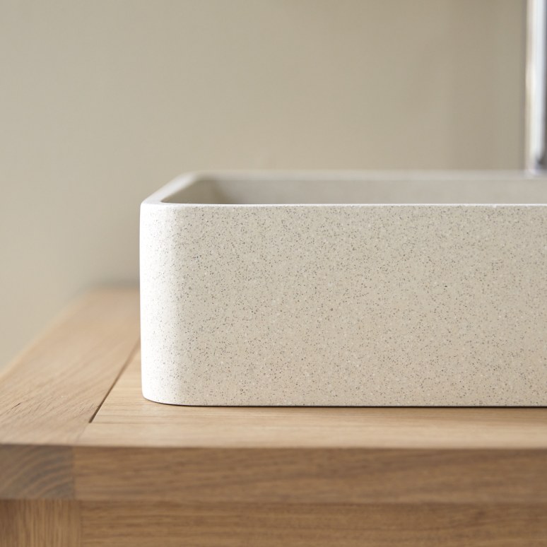 Iris - Vasque rectangulaire en terrazzo cream