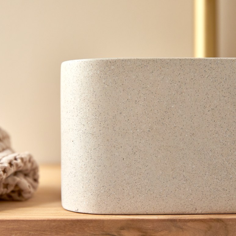 Thaïs - Quadratisches Waschbecken aus cremefarbenem Terrazzo