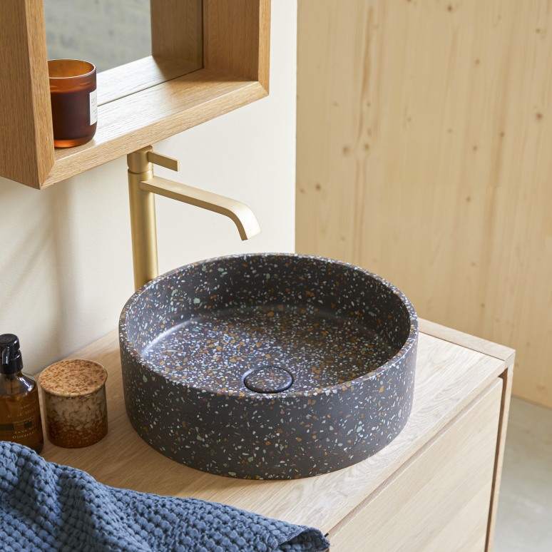 Gina - Lavabo tondo in battuto di terrazzo confetti