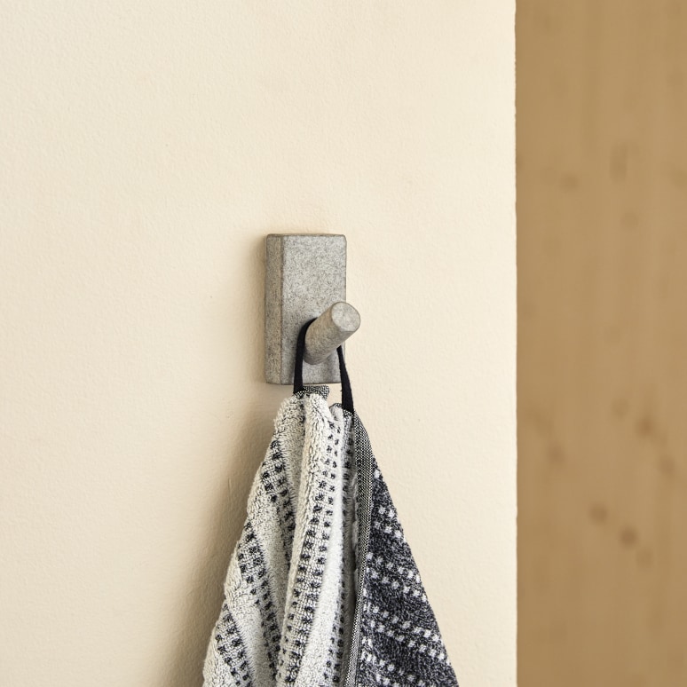 Sara - Wall hook in grey concrete