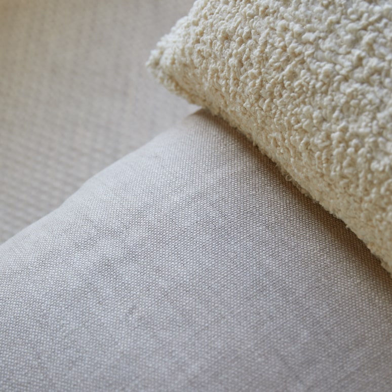 Woodnest - Sofa mit massivem Eichenholzgestell und Leinenbezug 2-Sitzer