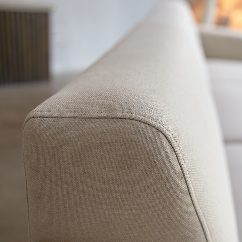 Lars - Divano angolare con chaise-longue a destra in tessuto ecru 300 x 150 cm, 5 posti