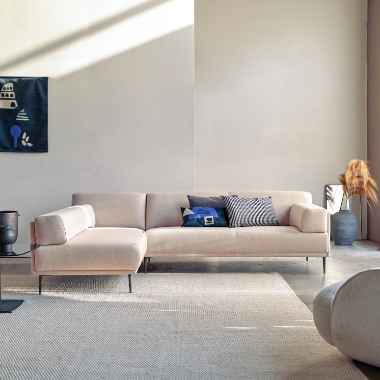 Finn - Ecksofa mit Eckelement links und ecrufarbenem Stoffbezug 270 x 180 cm